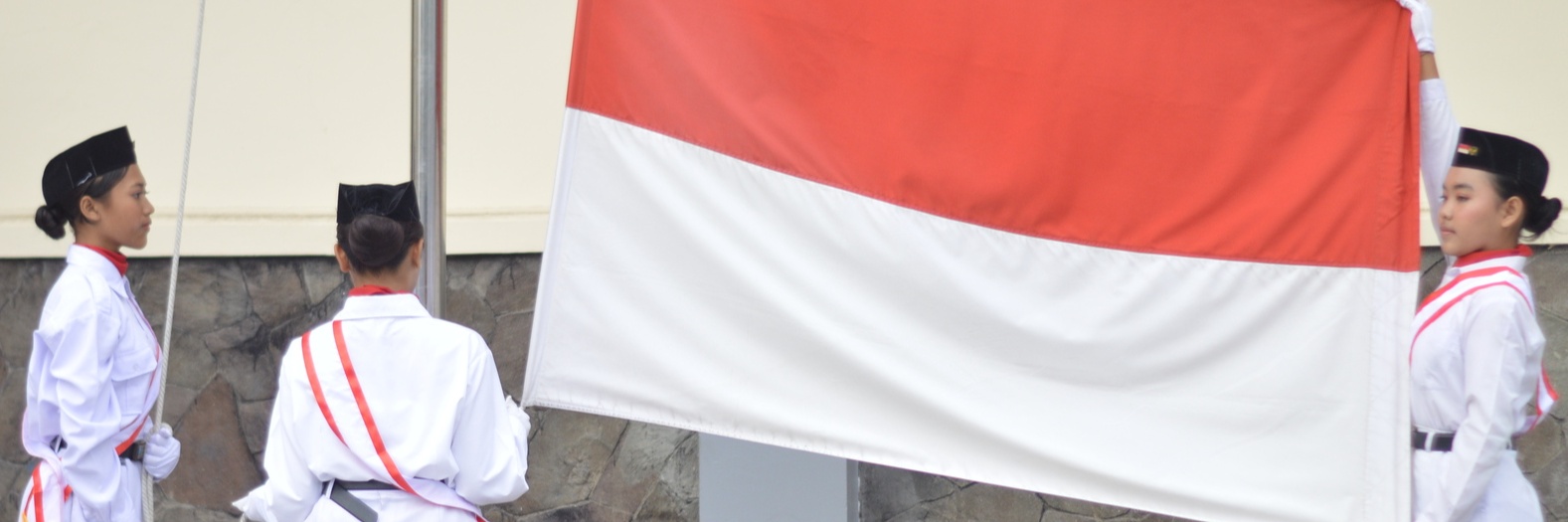 Pengibaran Bendera Merah Putih